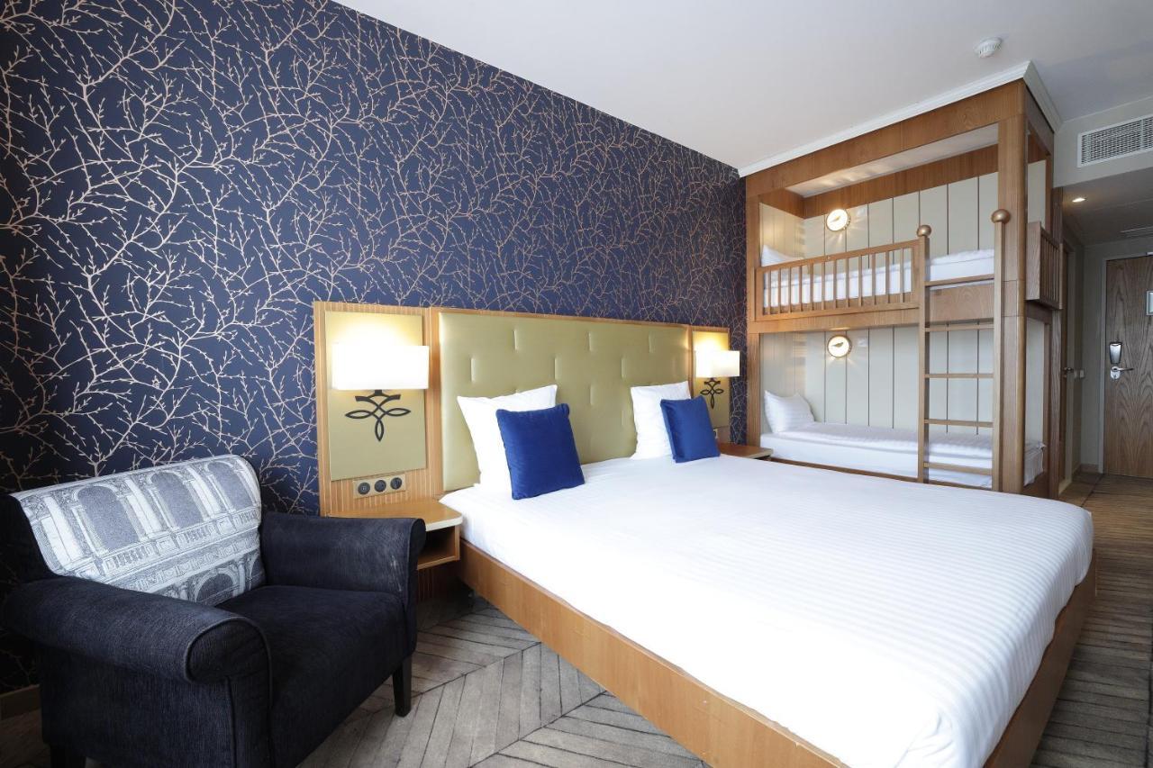 Dream Castle Hotel Marne La Vallee Magny-le-Hongre Esterno foto