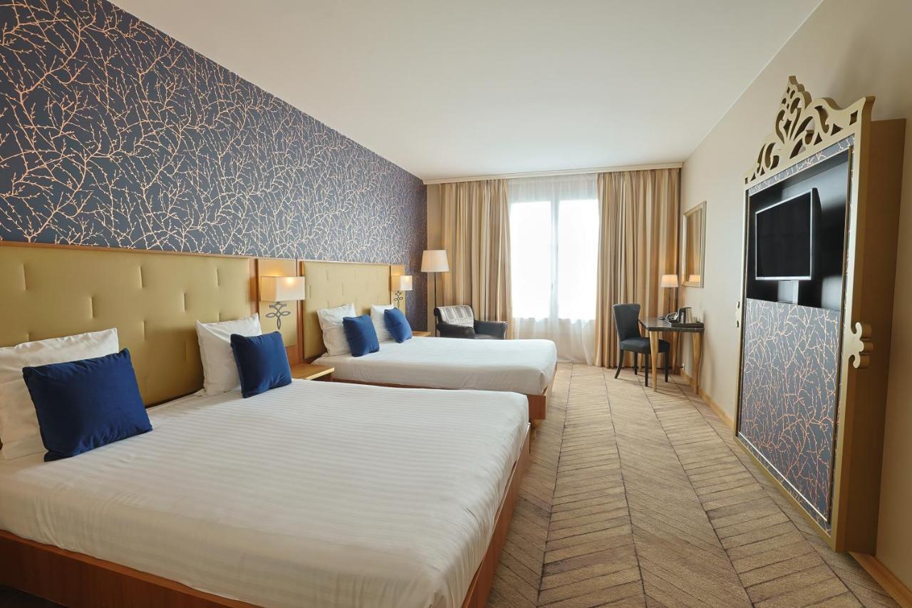 Dream Castle Hotel Marne La Vallee Magny-le-Hongre Esterno foto