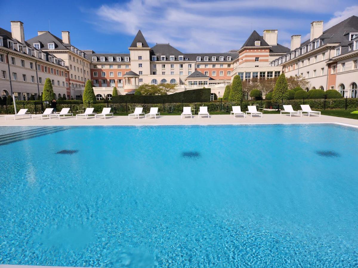 Dream Castle Hotel Marne La Vallee Magny-le-Hongre Esterno foto