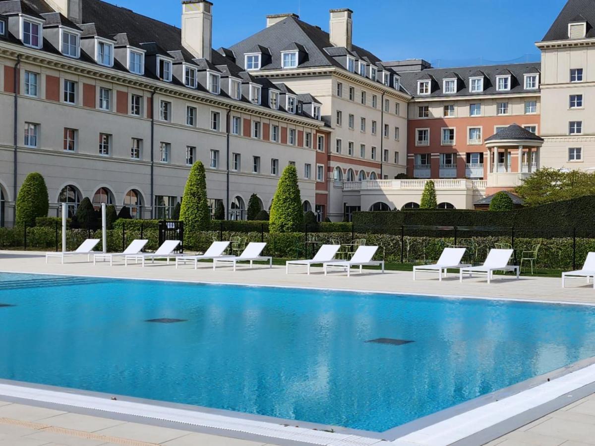 Dream Castle Hotel Marne La Vallee Magny-le-Hongre Esterno foto