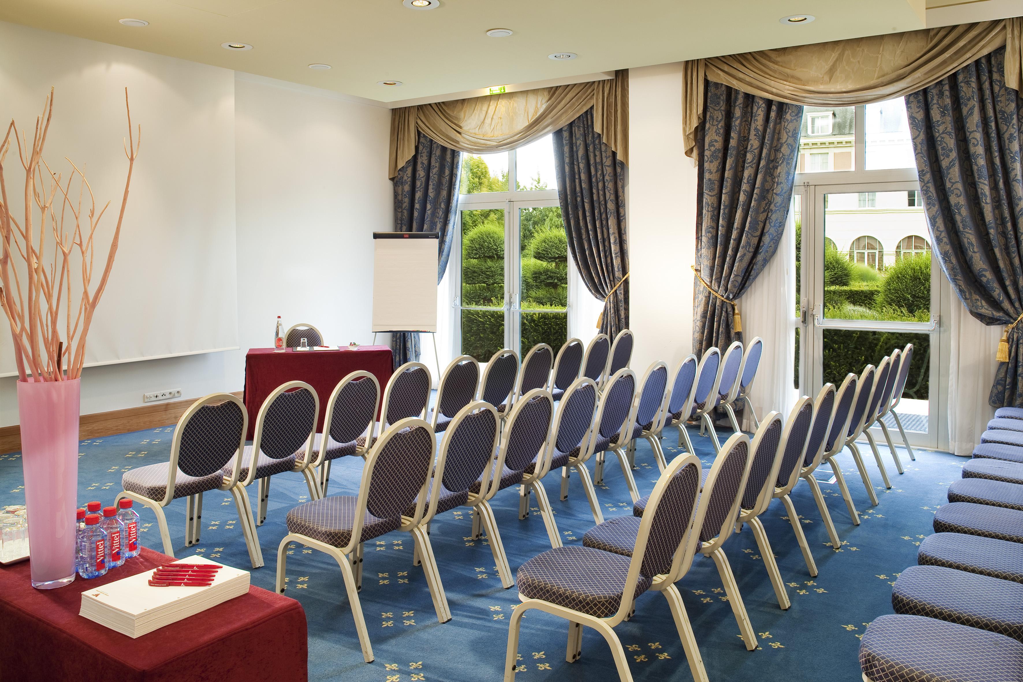Dream Castle Hotel Marne La Vallee Magny-le-Hongre Esterno foto