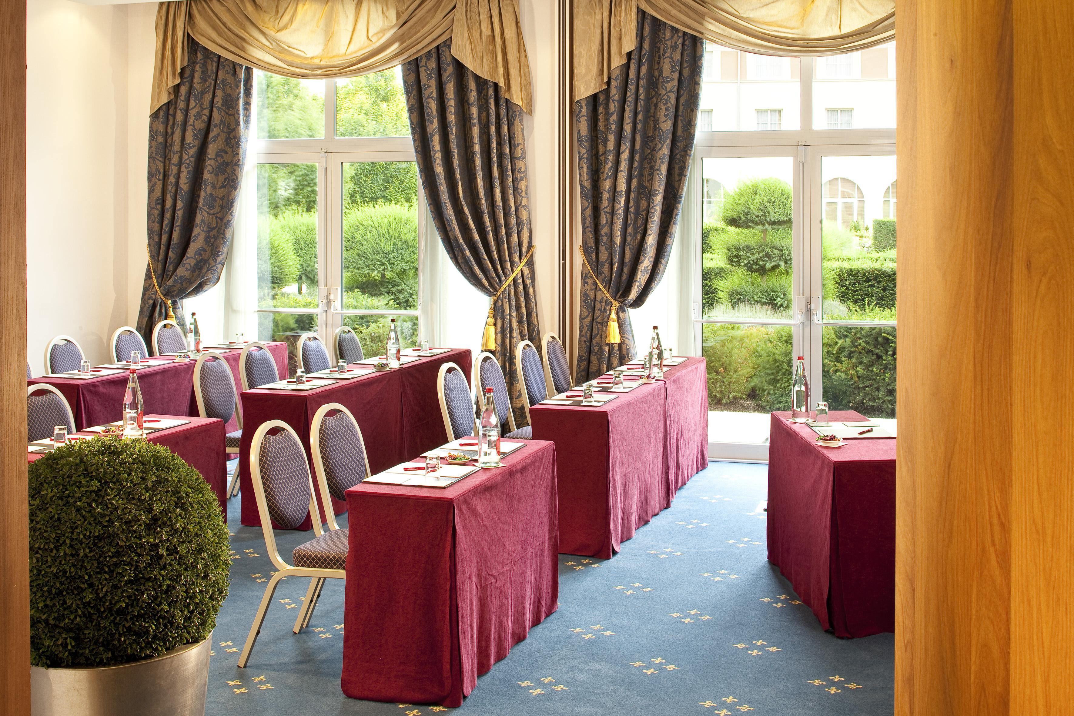 Dream Castle Hotel Marne La Vallee Magny-le-Hongre Esterno foto