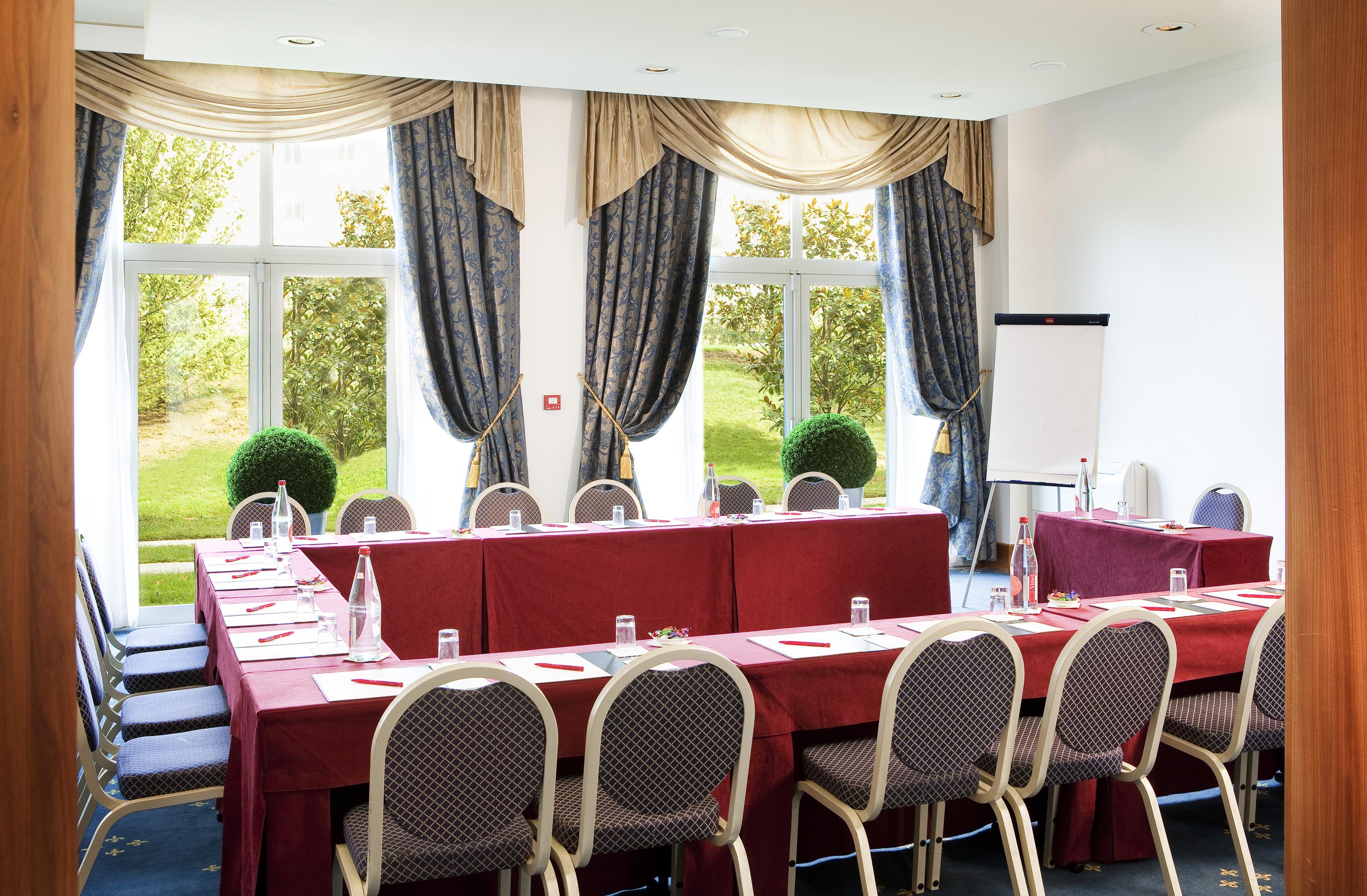 Dream Castle Hotel Marne La Vallee Magny-le-Hongre Esterno foto