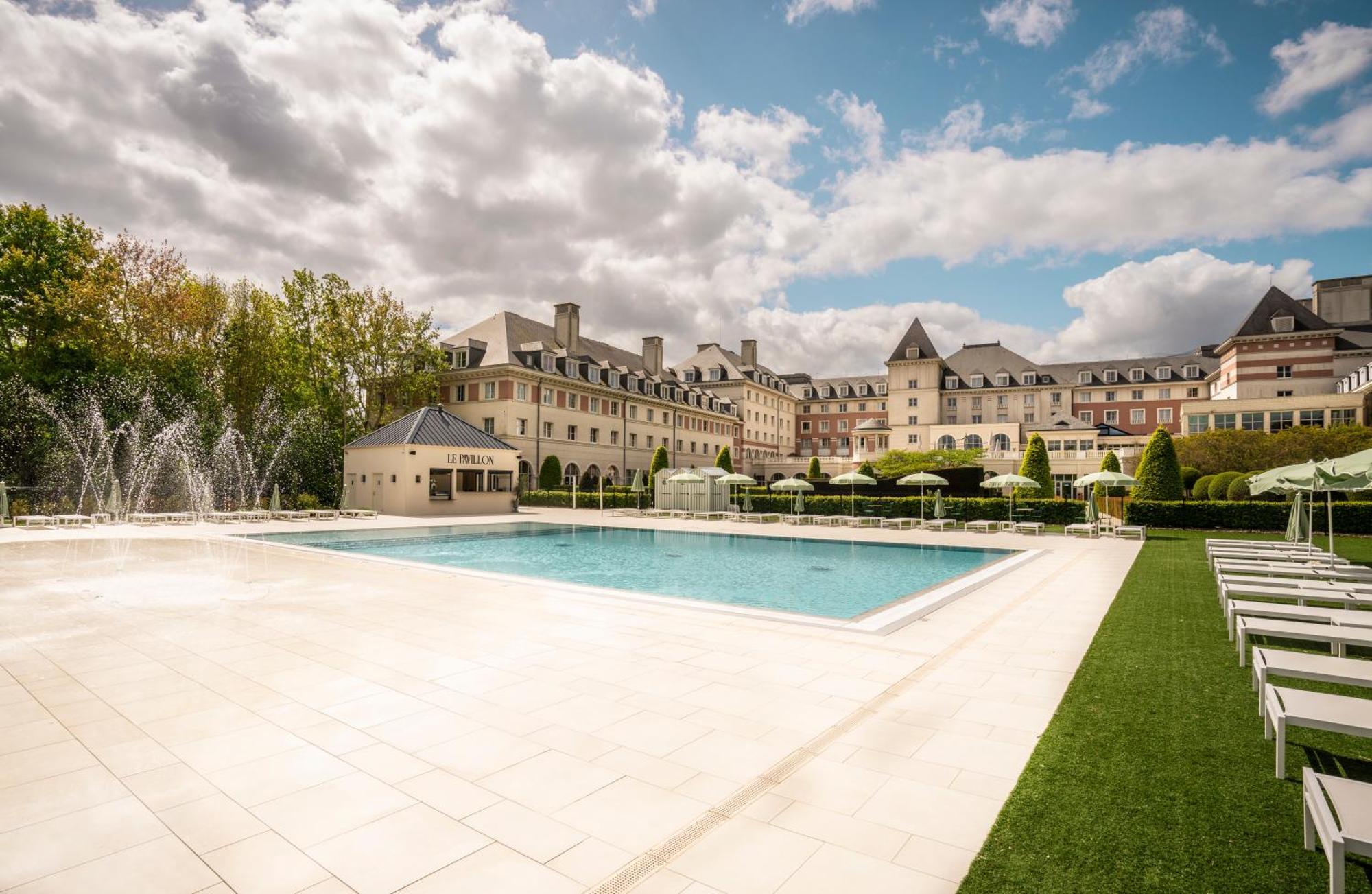 Dream Castle Hotel Marne La Vallee Magny-le-Hongre Esterno foto